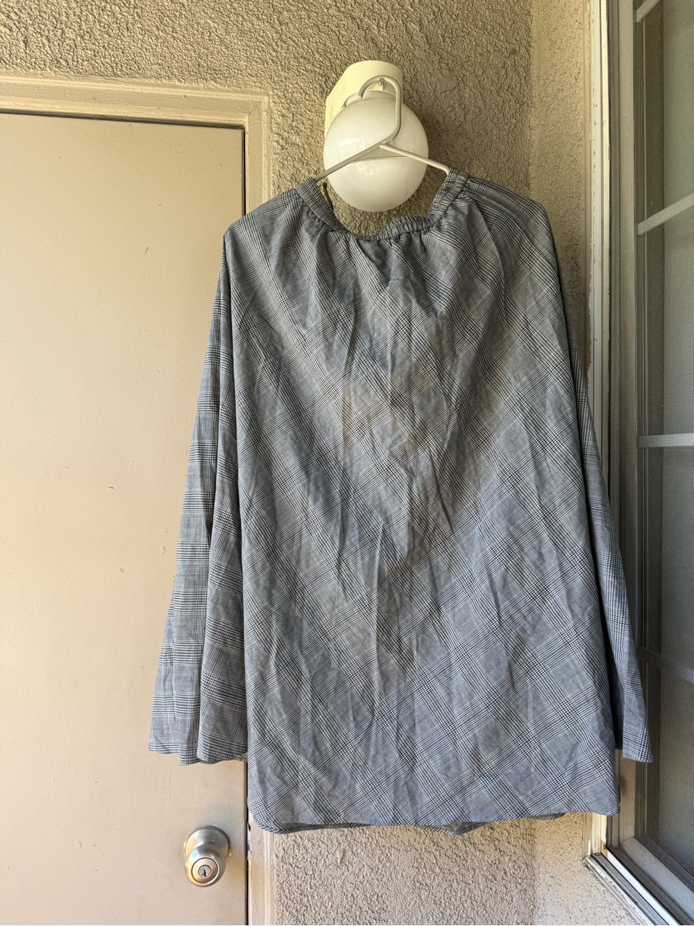 Uniqlo Gray Plaid Long-Sleeve Shirt